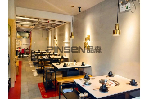 開(kāi)火鍋店怎么選火鍋?zhàn)辣容^好？火鍋店桌子一般要多少錢？